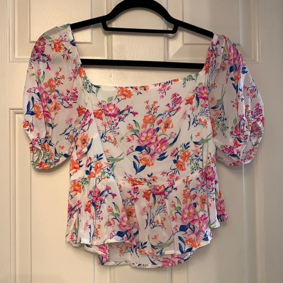 American Eagle Outfitters Tops - American Eagle flower crop top